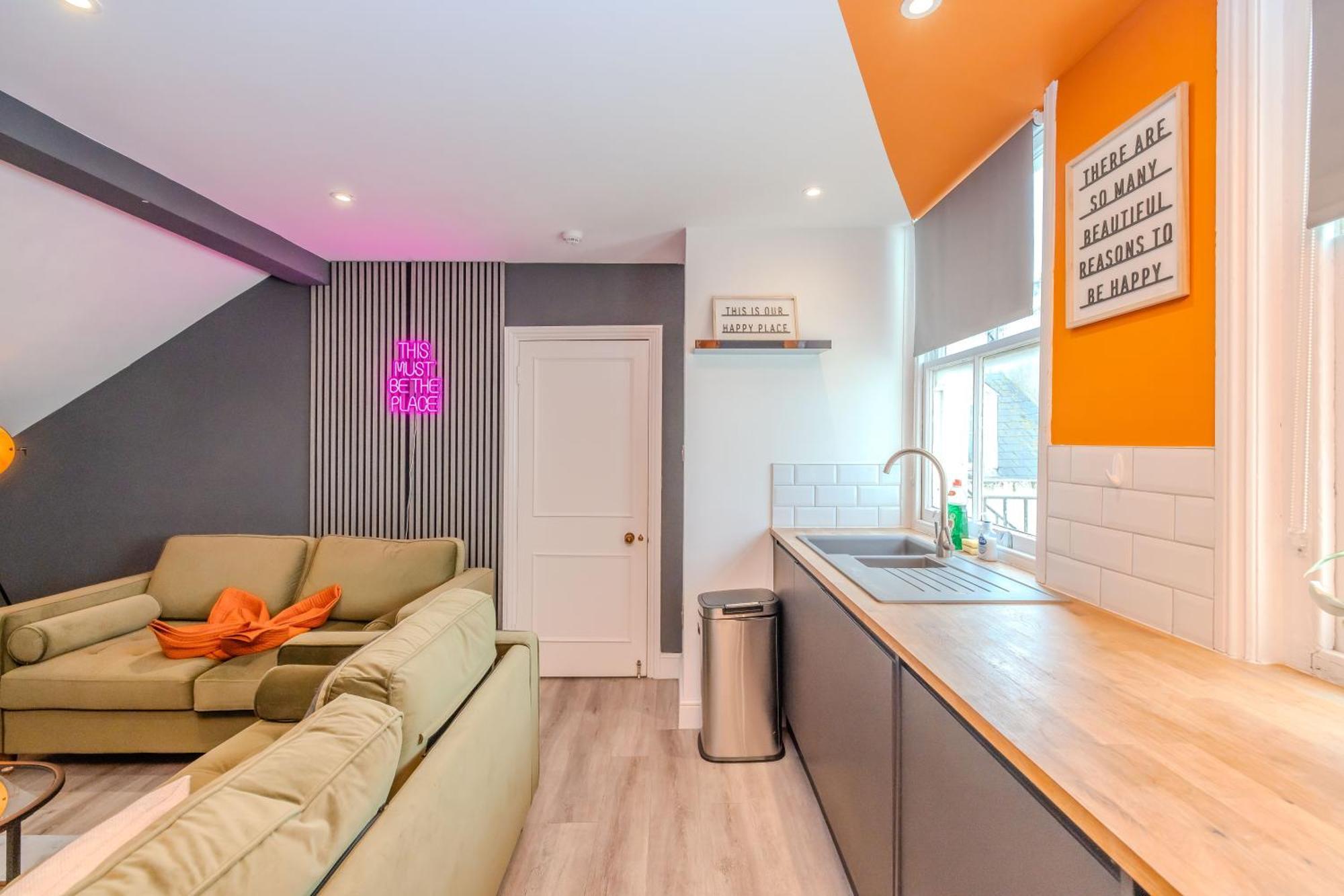 Luxe City Living L 2-Bedroom Flat With Free Parking Hove Esterno foto